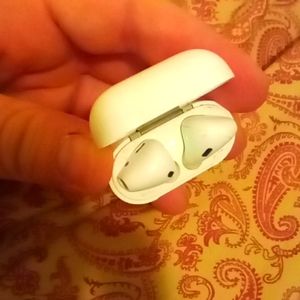 Apple air pods